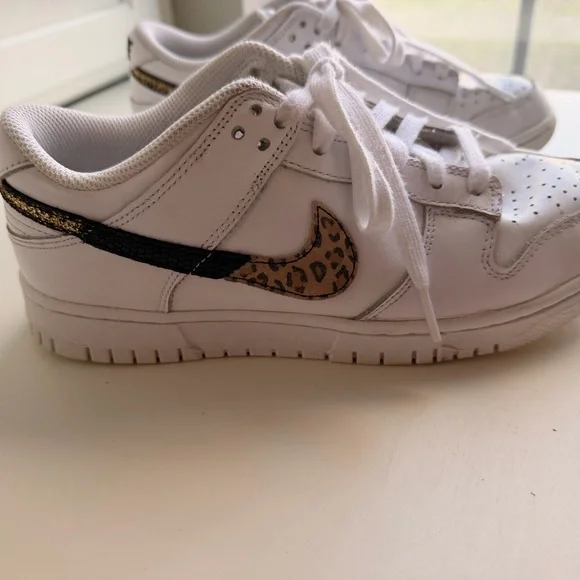 Nike Dunk Low SE Women's Sneakers - White and Leopard Print - Picture 3 of 5
